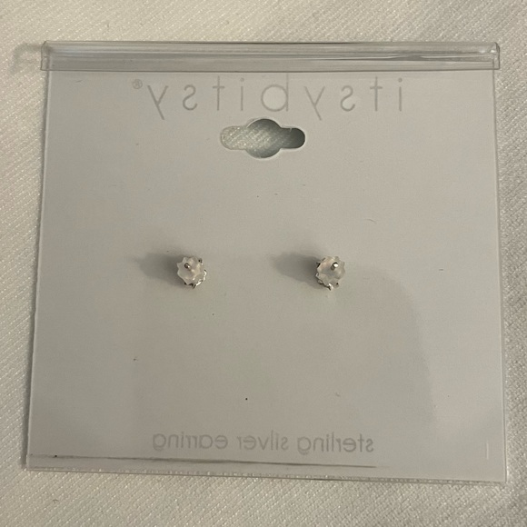 ☀️New☀️Asymmetrical Star & Moon Earrings☀️💫 - Picture 3 of 5